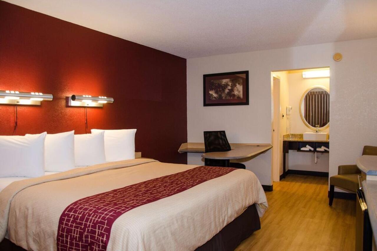 Red Roof Inn Вільямсбург Екстер'єр фото